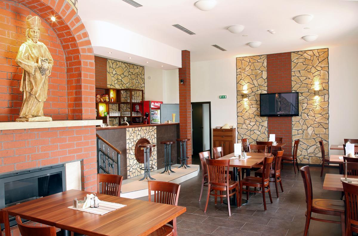 Hotel Vinopa Густопече Екстер'єр фото