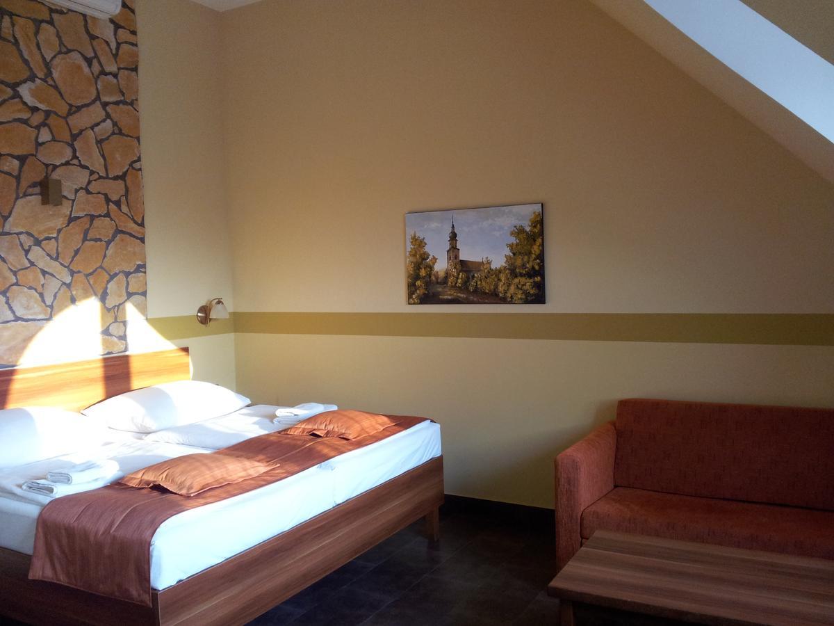 Hotel Vinopa Густопече Екстер'єр фото